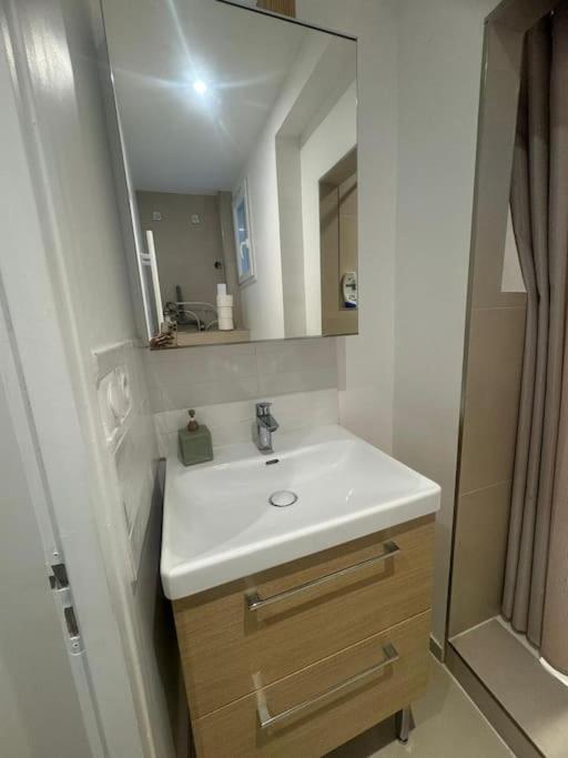 Luxueux Appartement La Defense - Porte Maillot - Parc De Bagatelle - Jardin D'Acclimatation - 6 Pers Bois-Colombes Esterno foto