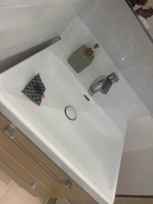 Luxueux Appartement La Defense - Porte Maillot - Parc De Bagatelle - Jardin D'Acclimatation - 6 Pers Bois-Colombes Esterno foto